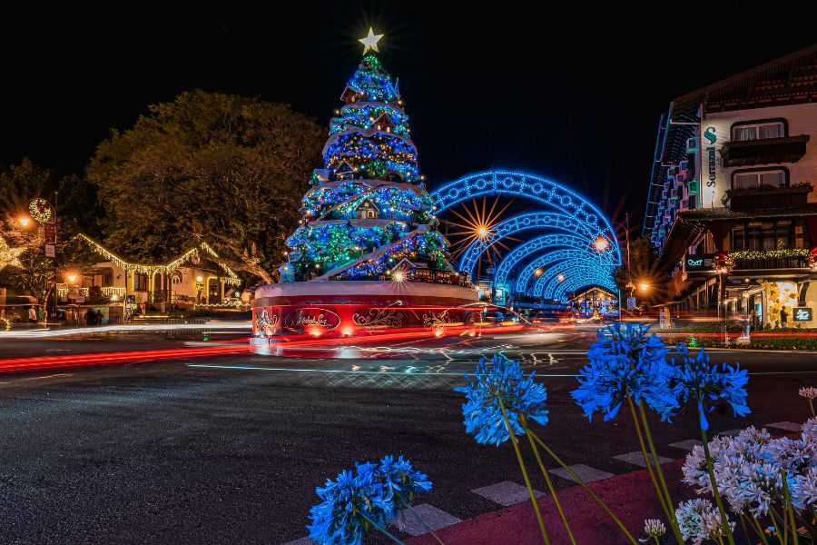 Christmas tree and lights in Gramado and Canela